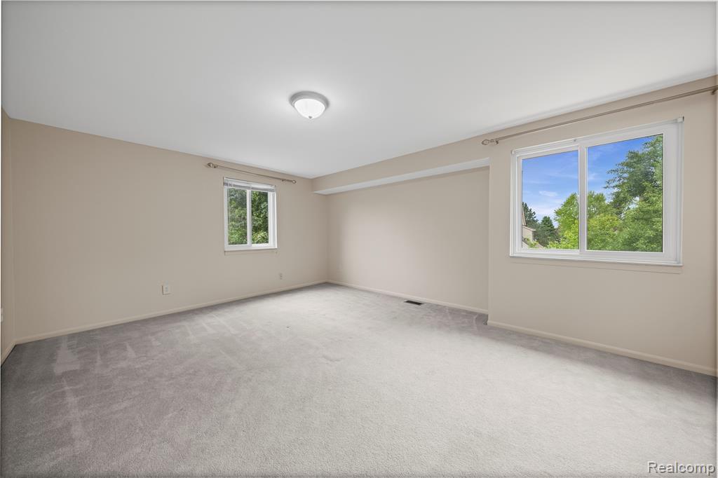 2753 Powderhorn Ridge Road Rochester Hills, MI 48309 - Photo 17 of 35
