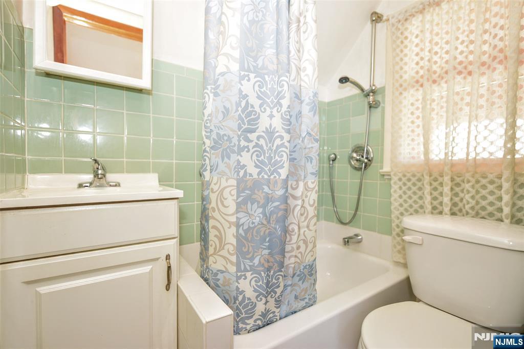 70 Main Avenue Wallington, NJ 07057 - Photo 9 of 35