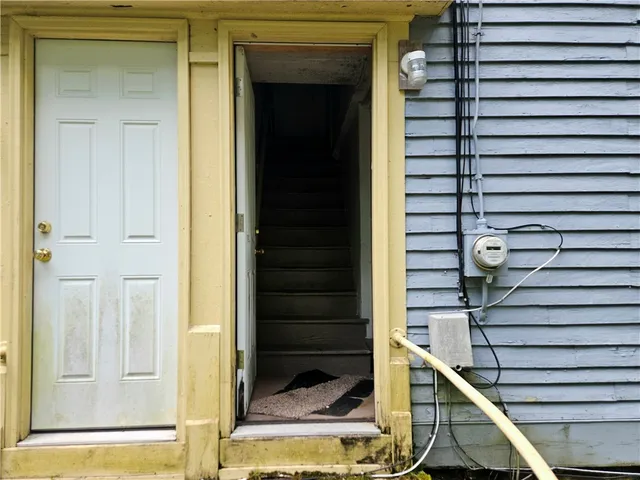 $379,900 | 1 Side Hill Street, Hopkinton, RI 02832