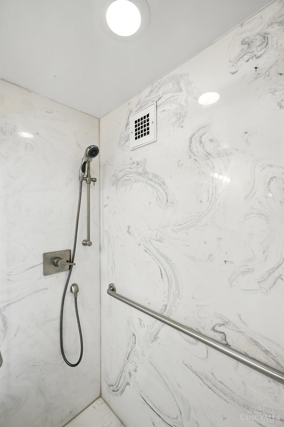 2324 Madison Road, Unit 1709 Cincinnati, OH 45208 - Photo 82 of 93 Gallery Image 82