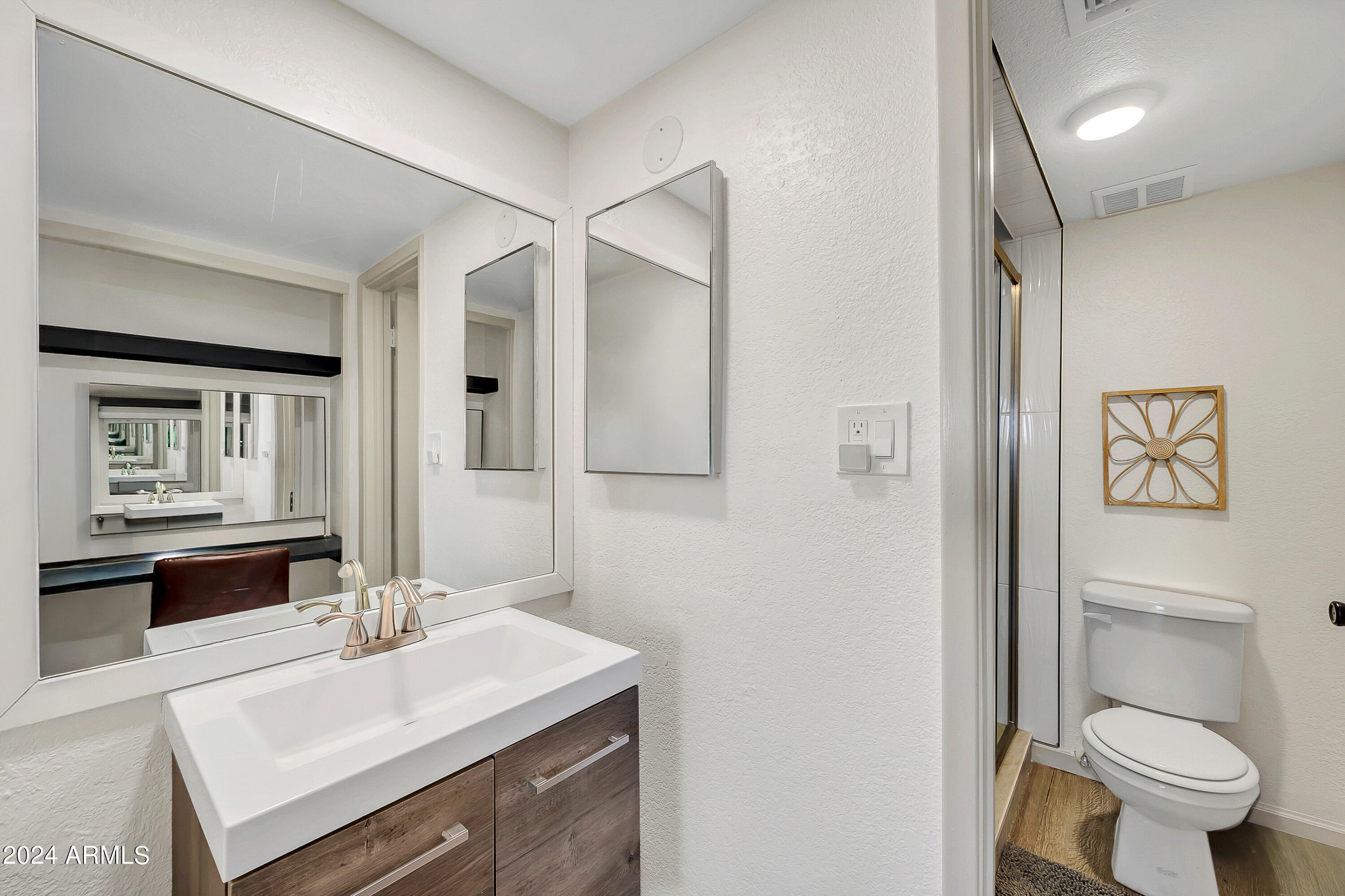 7430 East Chaparral Road, Unit 215A Scottsdale, AZ 85250 - Photo 14 of 32 Bathroom Vanity stopper- trash- soap - o