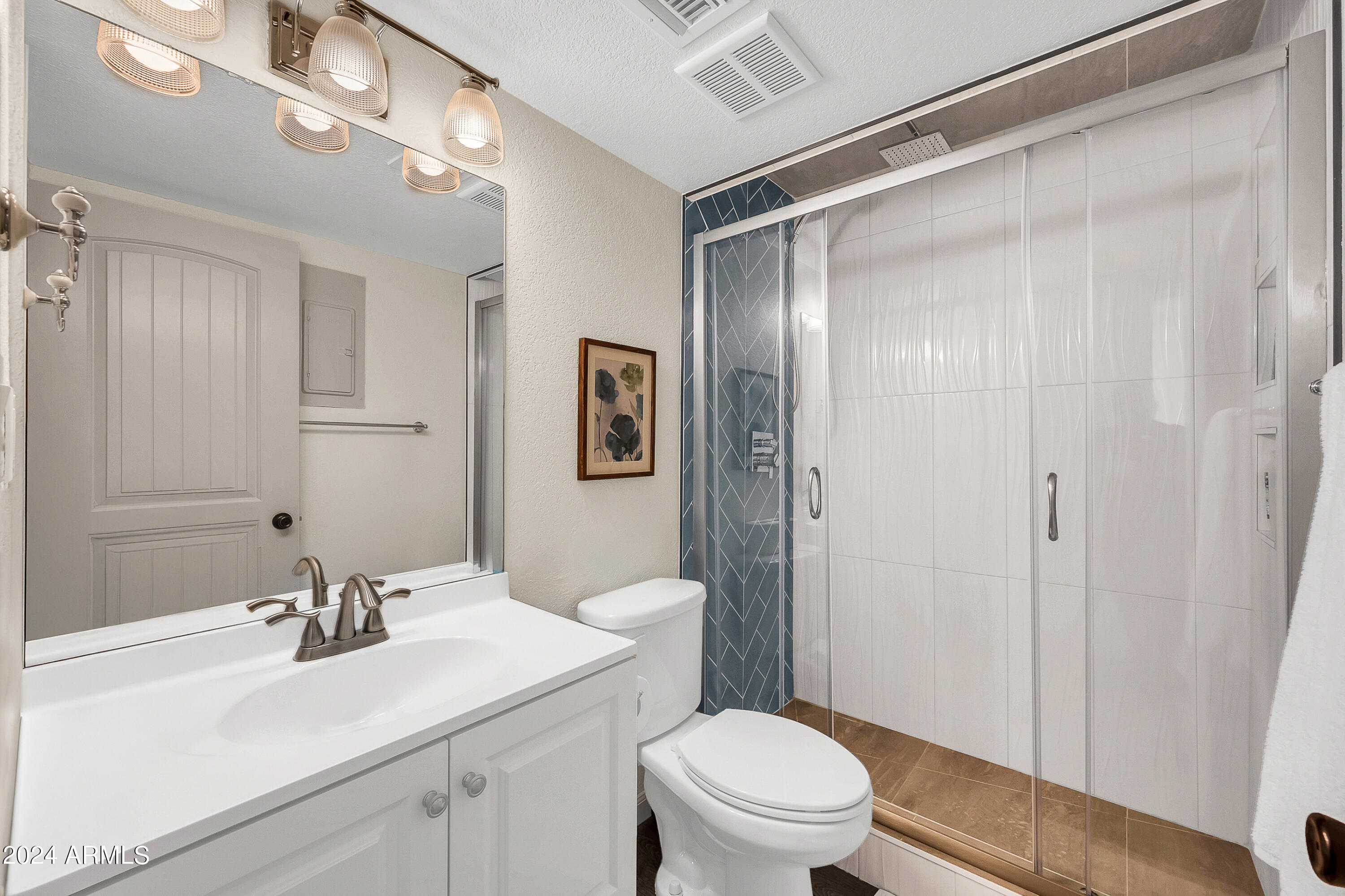 7430 East Chaparral Road, Unit 215A Scottsdale, AZ 85250 - Photo 16 of 32 Guest Bathroom