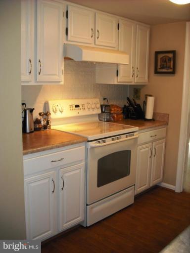 2909 Seminole Road Woodbridge, VA 22192 - Photo 4 of 15 Kitchen #2