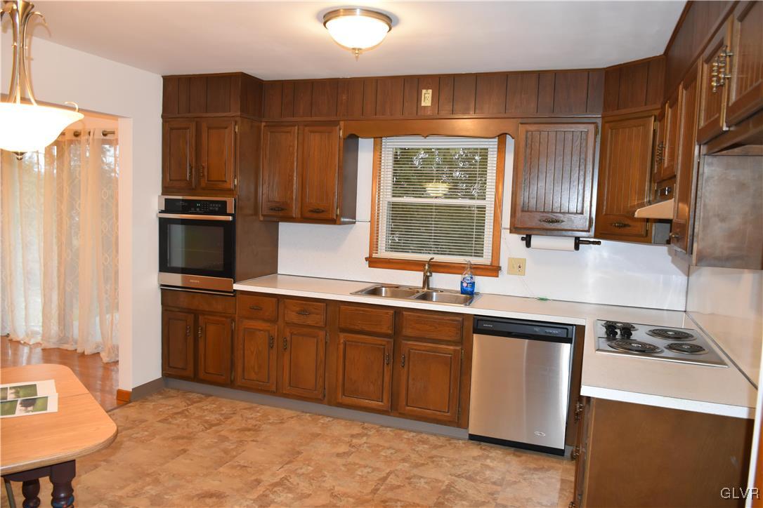 3516 Township Line Road Nazareth, PA 18064 - Photo 9 of 47 Gallery Image 9