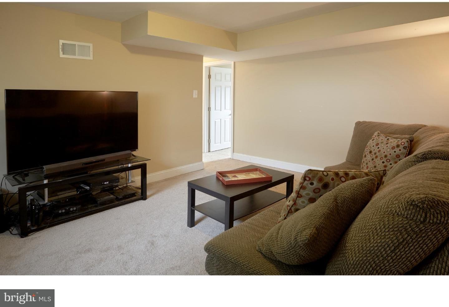 798 Lancing Road Woodbury, NJ 08096 - Photo 13 of 23 Family Room