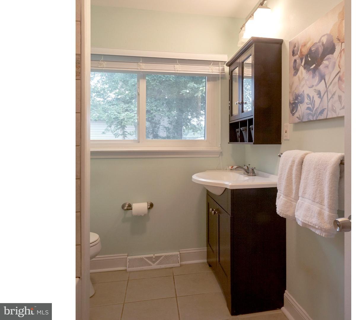 798 Lancing Road Woodbury, NJ 08096 - Photo 21 of 23 Bathroom