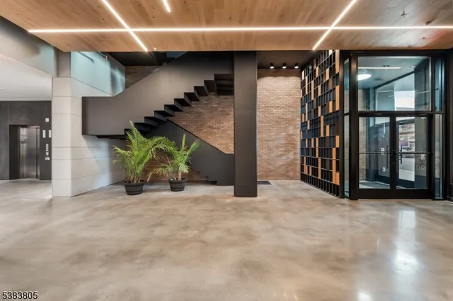 $1,800 | 431 Dr Martin Luther King Jr Boulevard, Unit 324, East Orange, NJ 07018