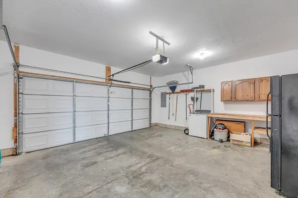 $369,900 | 2901 Tamarack Court, Lawrenceburg, IN 47025