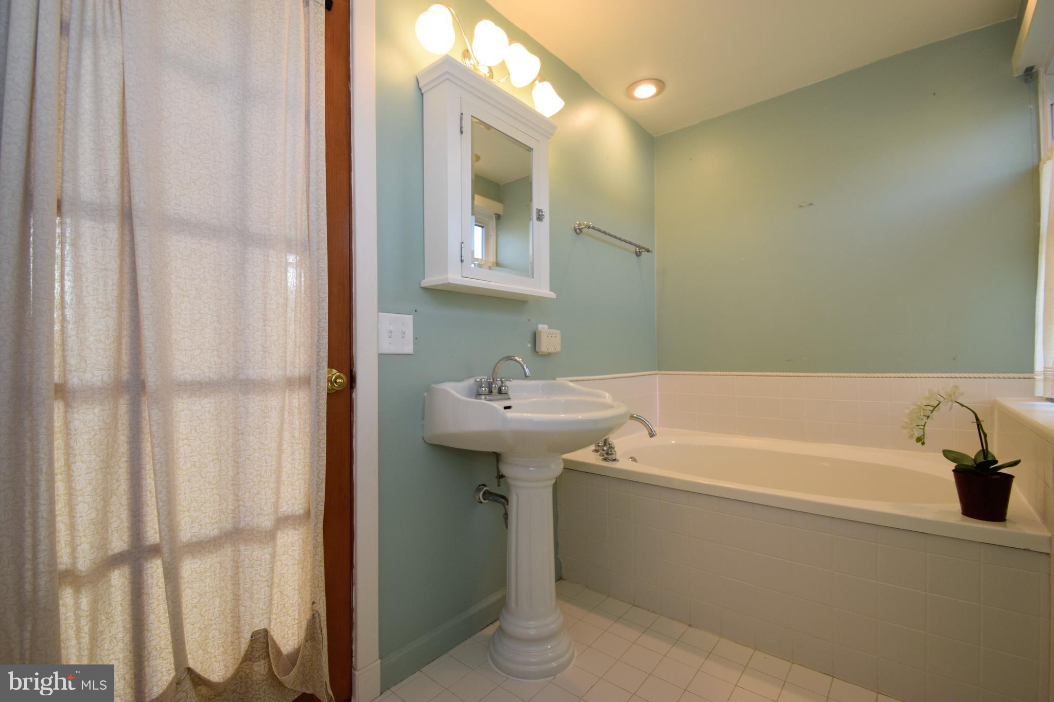 212 Calvary Road Churchville, MD 21028 - Photo 16 of 30 Bath (Master)