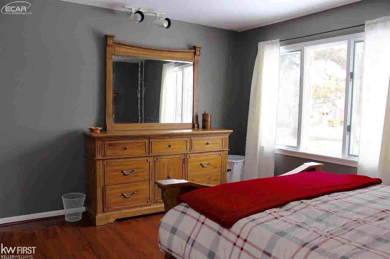 5422 Provincial Road Grand Blanc, MI 48439 - Photo 33 of 68 21410973-32.JPG