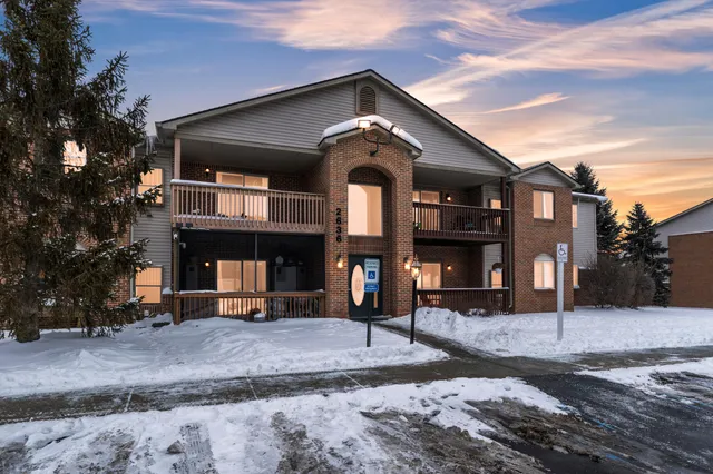 $199,900 | 2636 Stadium View Drive, Unit 1, Ypsilanti, MI 48197