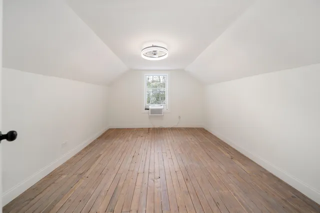 $155,700 | 255 Woodlawn Place, Selmer, TN 38375