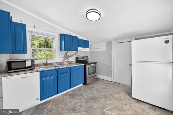 $2,200 | 216 West Division Street, Dover, DE 19904