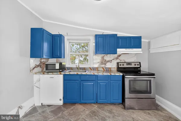 $2,200 | 216 West Division Street, Dover, DE 19904