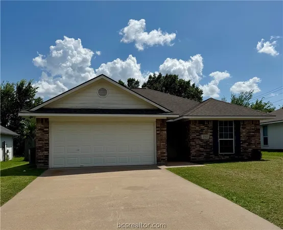 $1,900 | 3702 Meadow View Drive, College Station, TX 77845