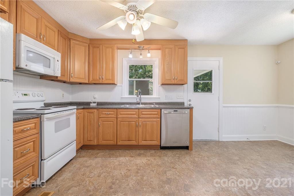 2608 Starnes Road Charlotte, NC 28214 - Photo 9 of 15 Gallery Image 9