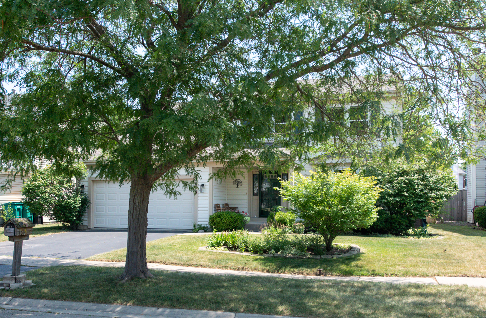 1818 Olde Mill Road Plainfield, IL 60586 - Photo 2 of 32