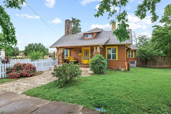 $350,000 | 901 8th Street, Honey Grove, TX 75446