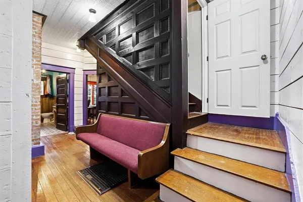 a view of entryway with a rug