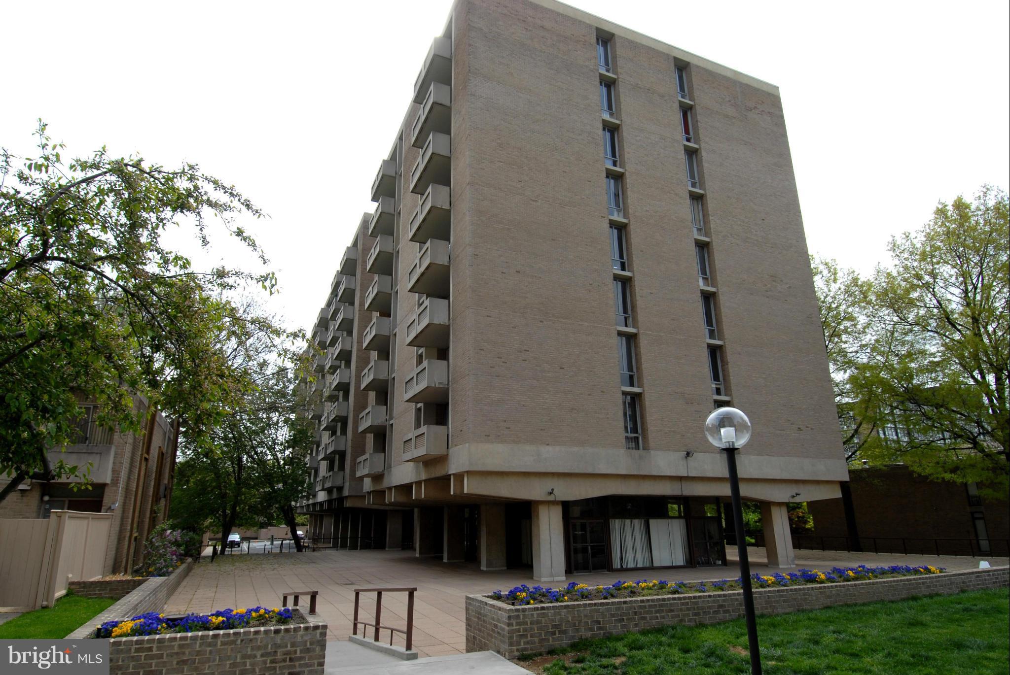 240 M Street Southwest, Unit E201 Washington, DC 20024 - Photo 1 of 27 Exterior (General)