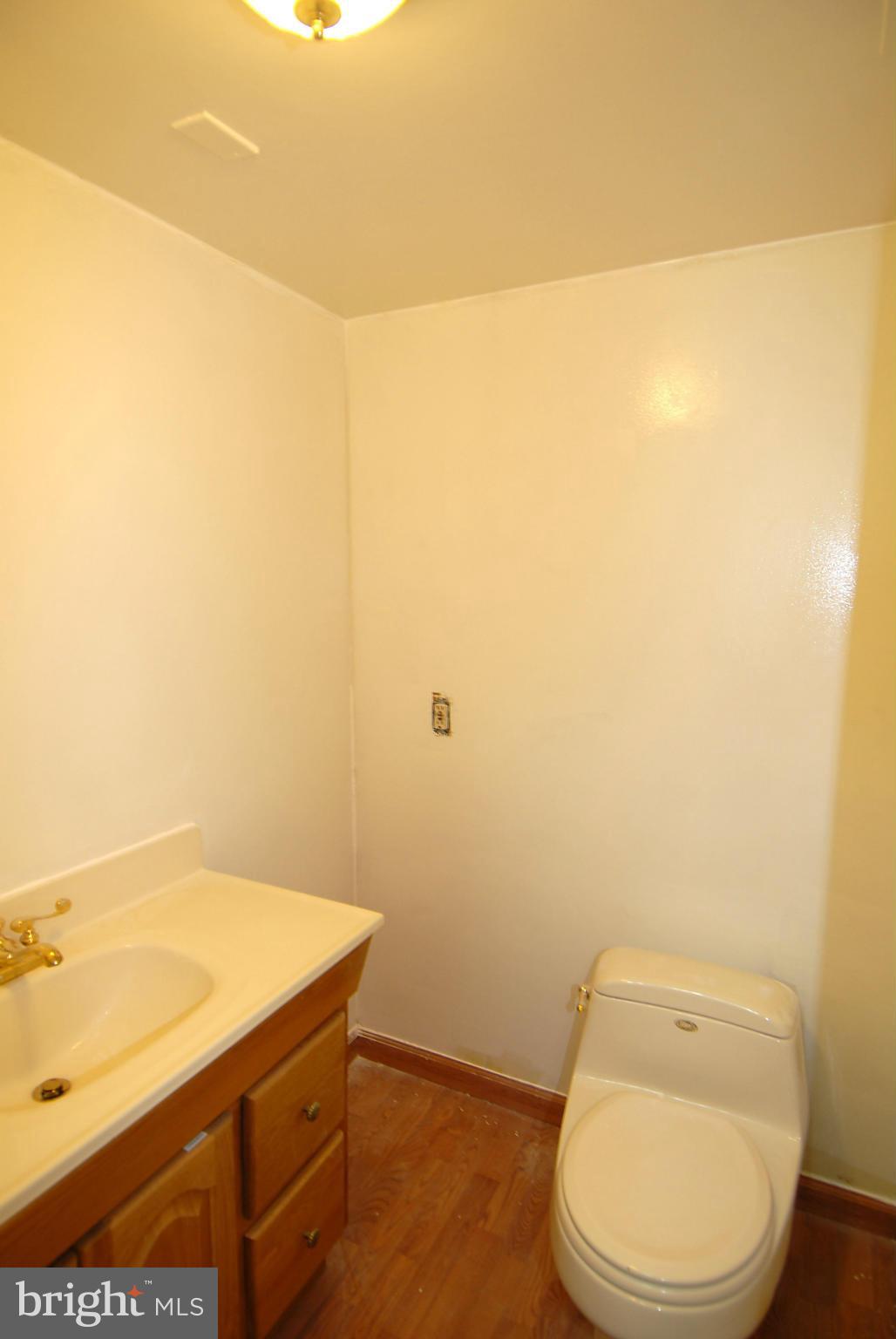 240 M Street Southwest, Unit E201 Washington, DC 20024 - Photo 12 of 27 Bath