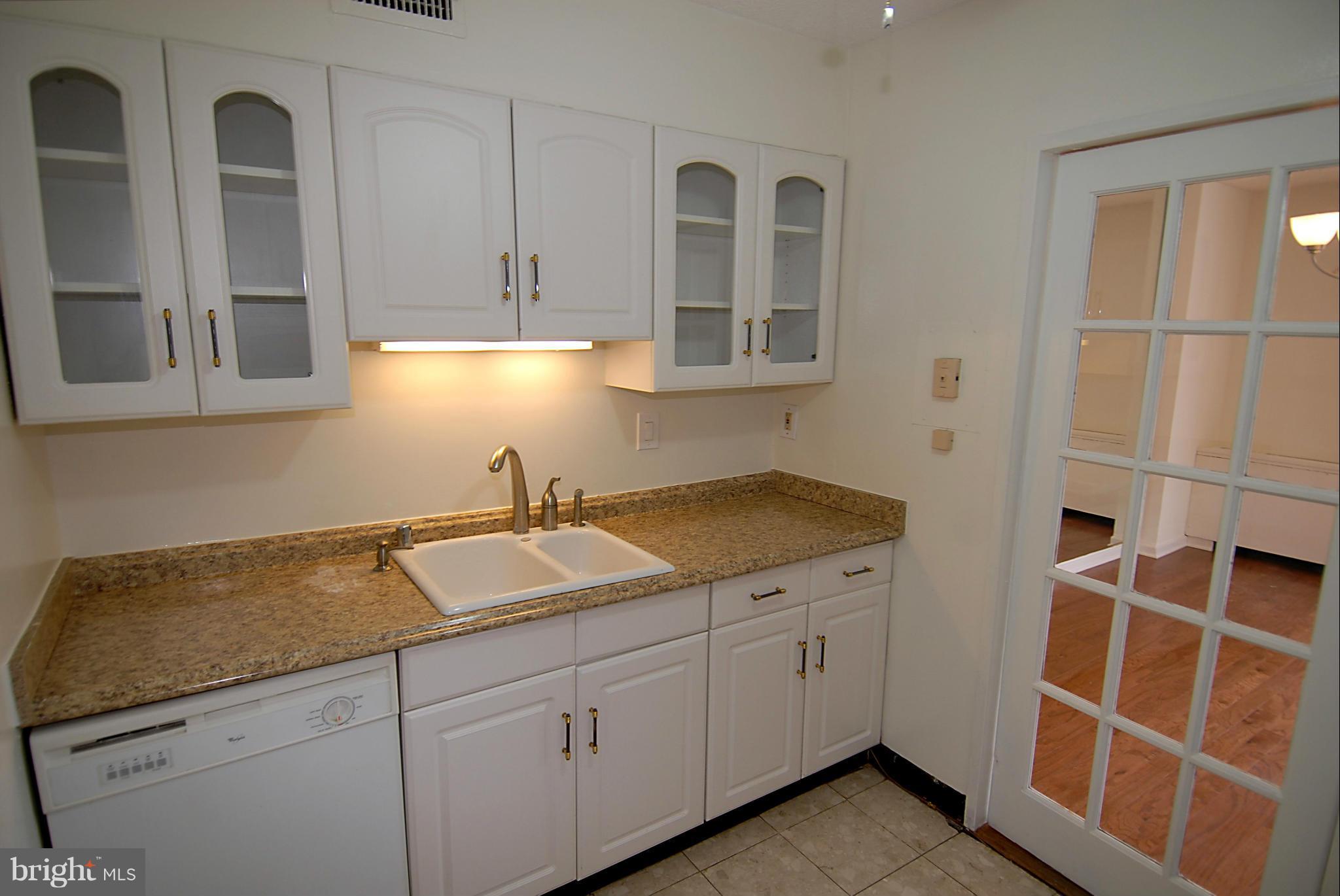 240 M Street Southwest, Unit E201 Washington, DC 20024 - Photo 15 of 27 Interior (General)