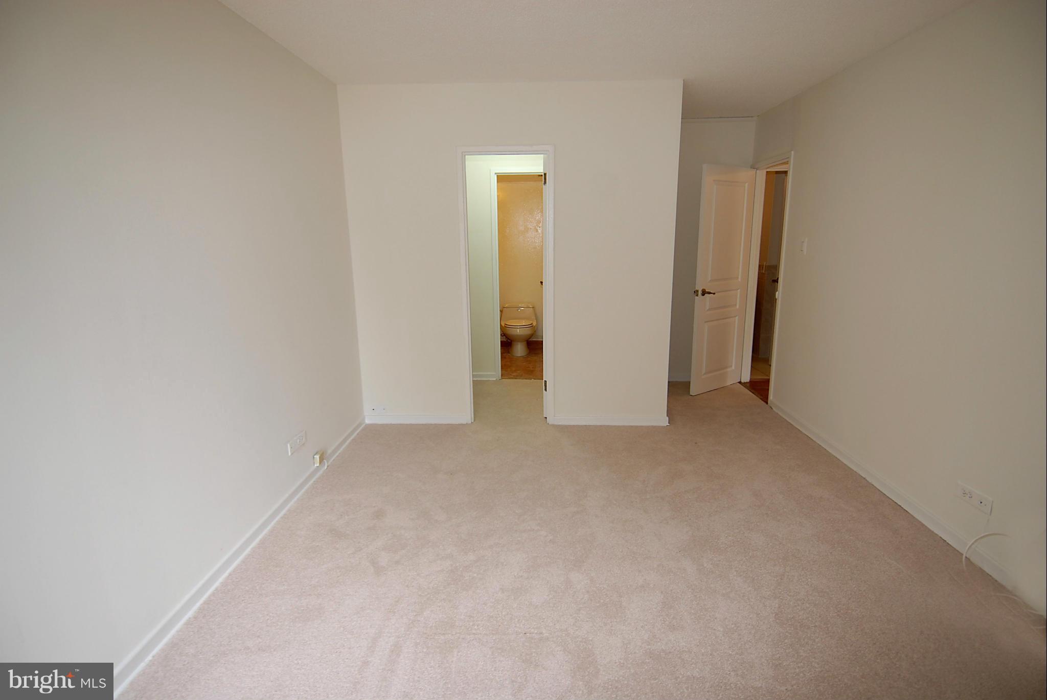 240 M Street Southwest, Unit E201 Washington, DC 20024 - Photo 16 of 27 Interior (General)