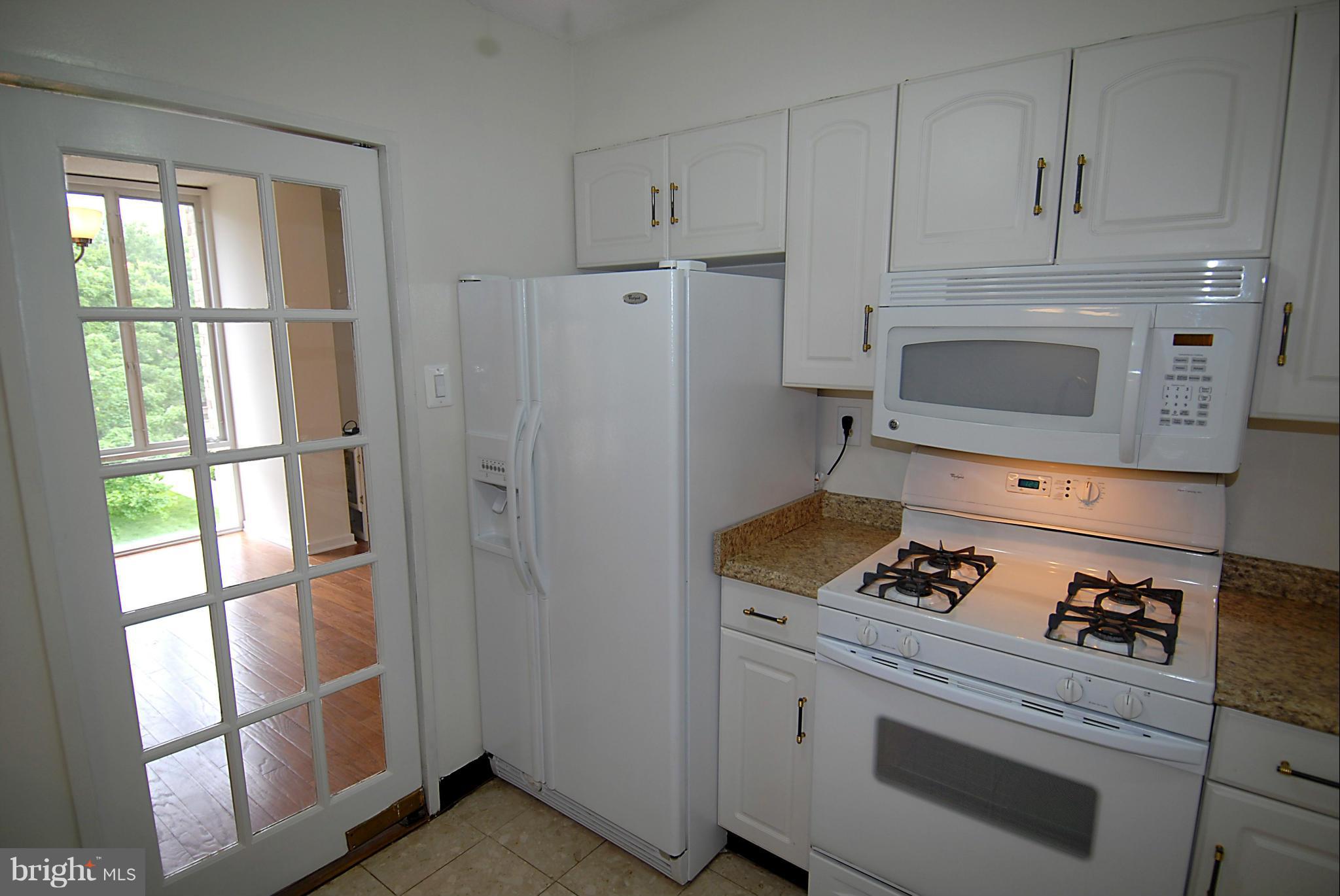 240 M Street Southwest, Unit E201 Washington, DC 20024 - Photo 5 of 27 Interior (General)