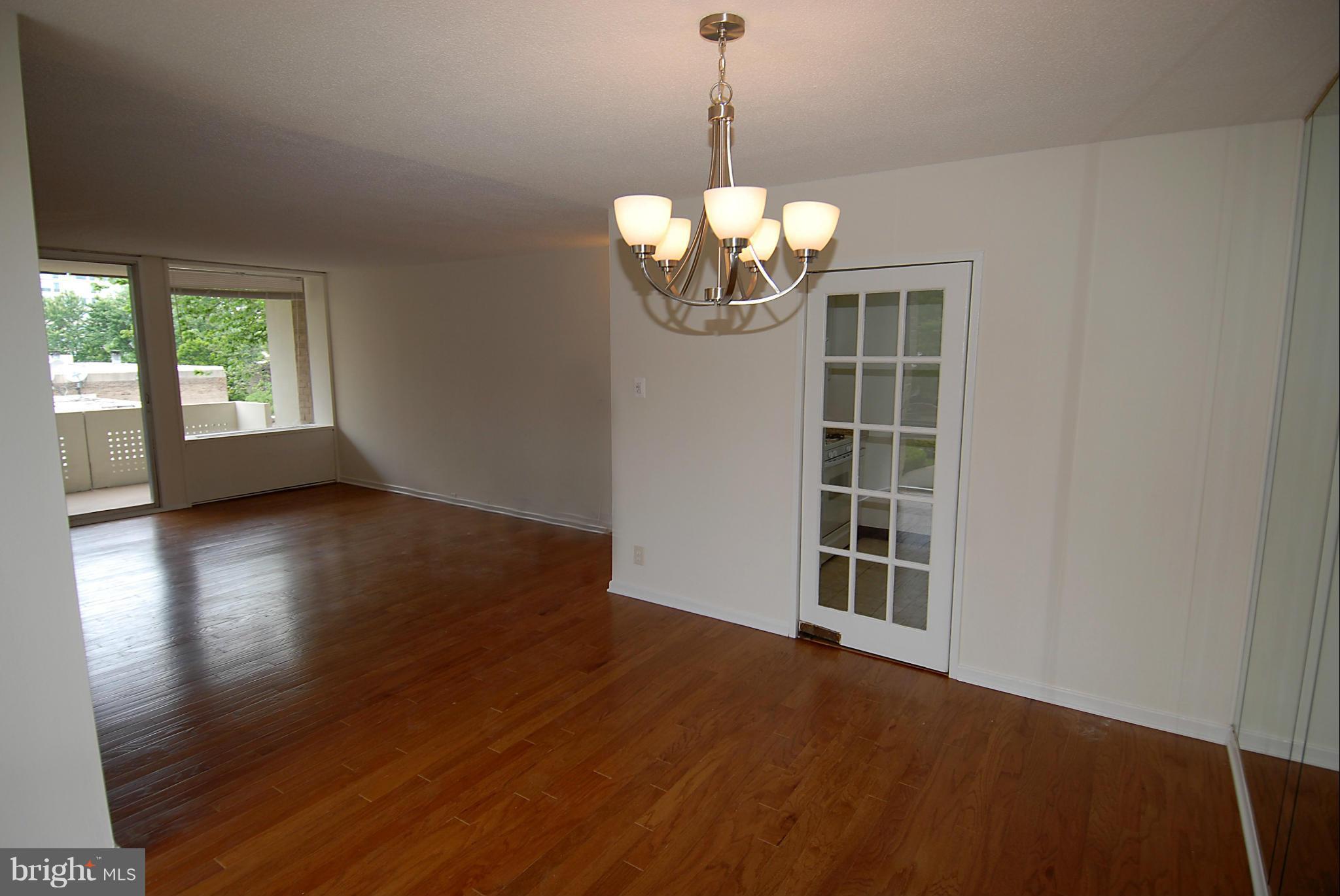 240 M Street Southwest, Unit E201 Washington, DC 20024 - Photo 8 of 27 Interior (General)