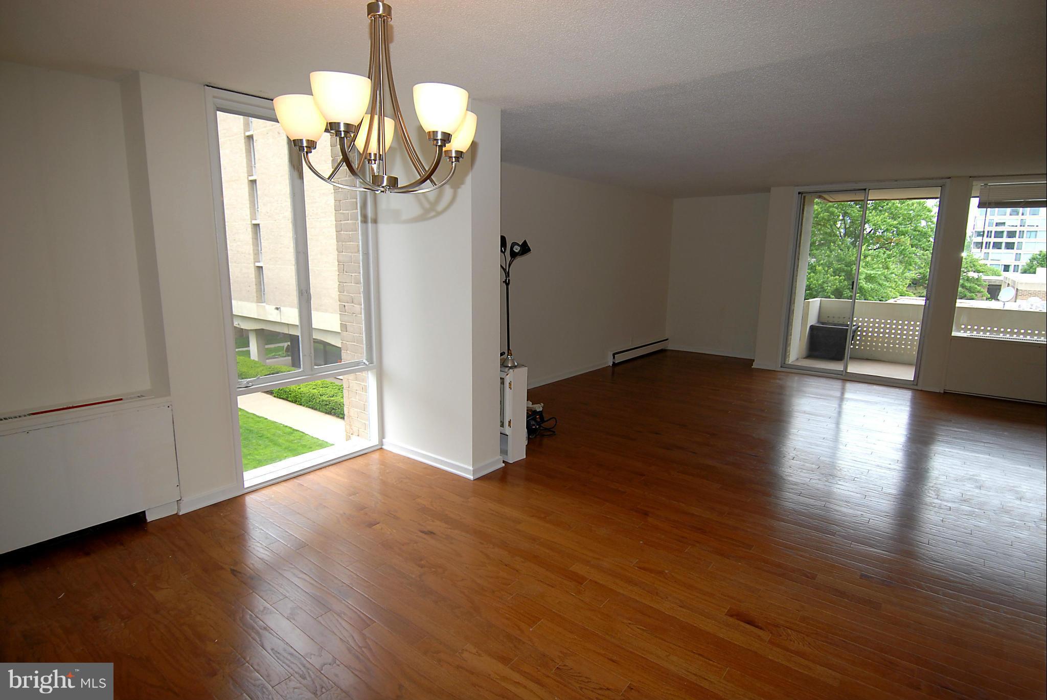 240 M Street Southwest, Unit E201 Washington, DC 20024 - Photo 9 of 27 Interior (General)