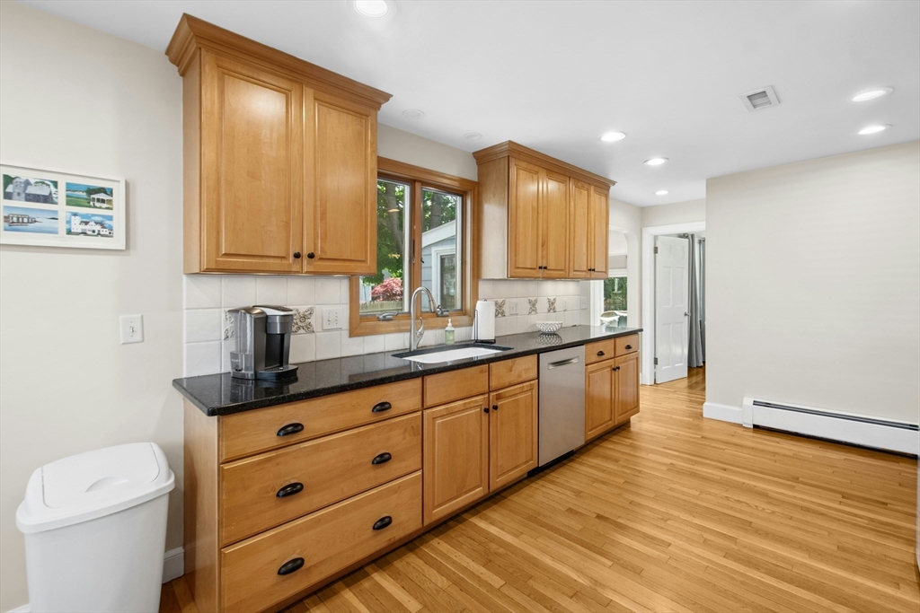 30 Shetland Road Marblehead, MA 01945 - Photo 12 of 40