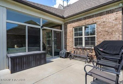 $439,900 | 2175 Redbud Cove, Southaven, MS 38672