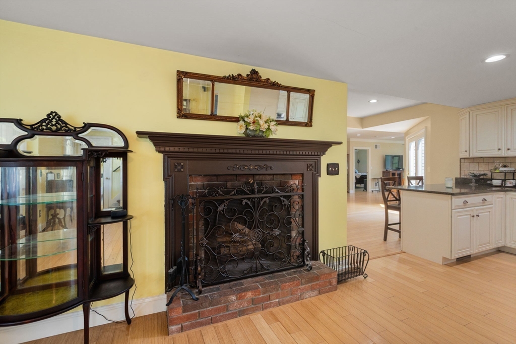 217 Charge Pond Road Wareham, MA 02571 - Photo 10 of 25 Gallery Image 10