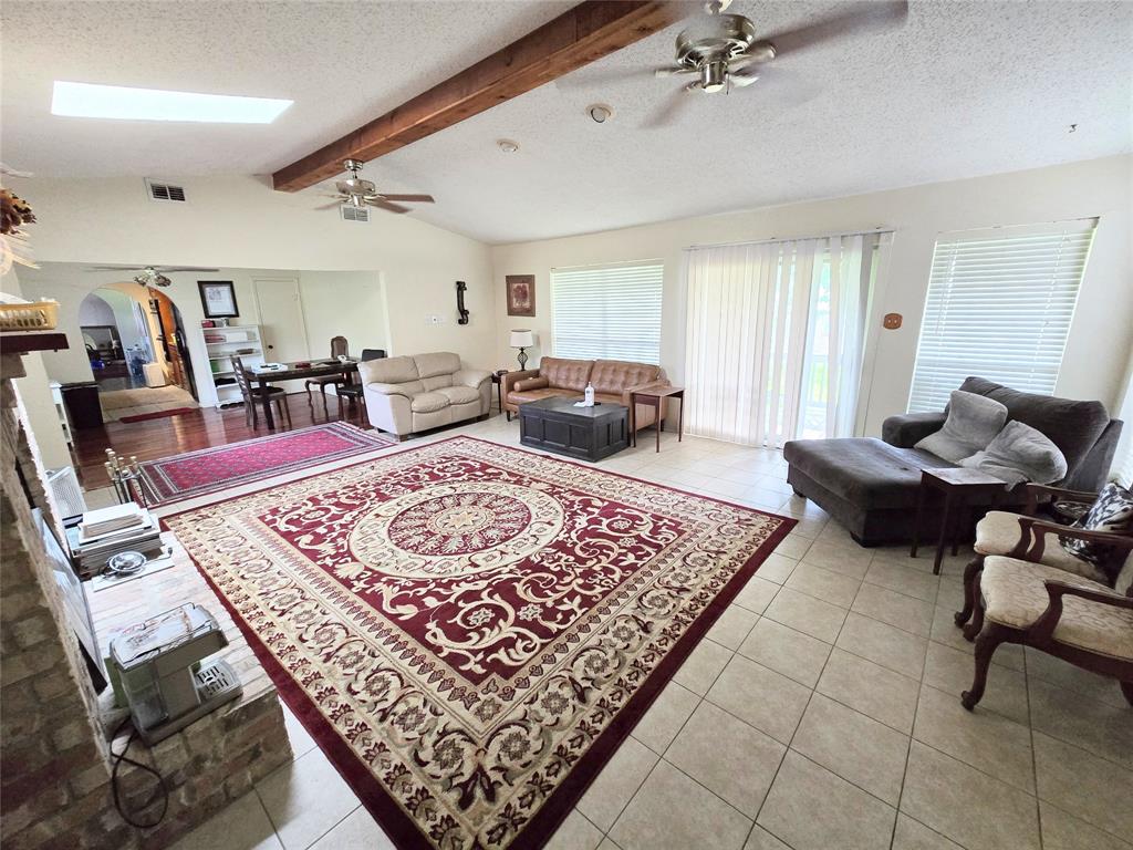 31 Clearview Point Blank, TX 77364 - Photo 7 of 33