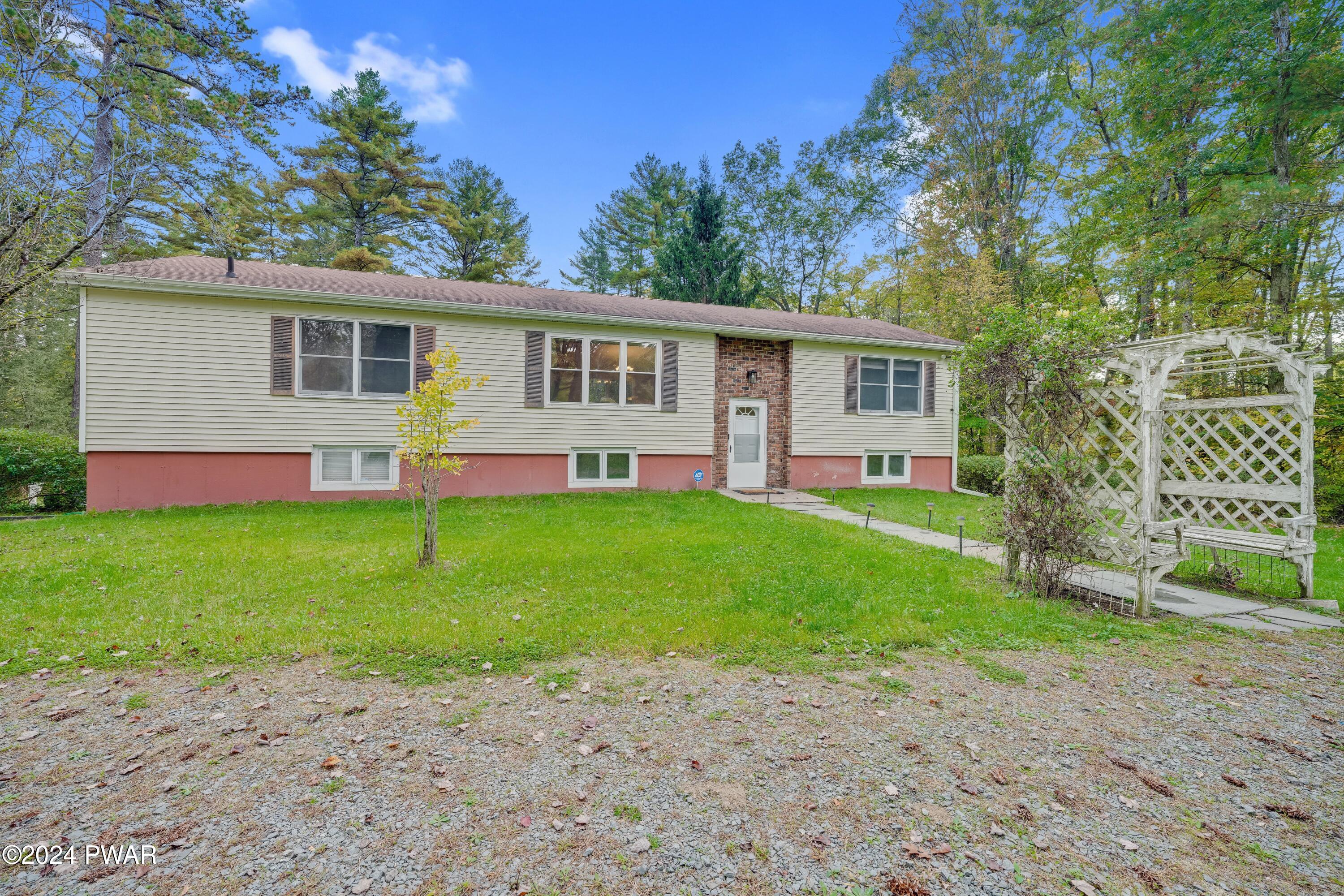189 Rt 590 Greeley, PA 18425 - Photo 11 of 42
