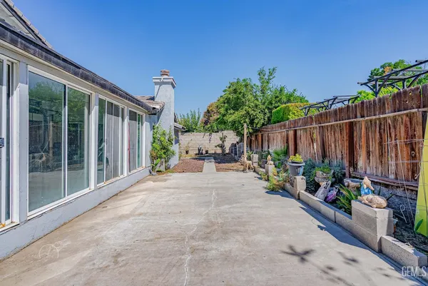 $415,000 | Undisclosed Address, Bakersfield, CA 93313