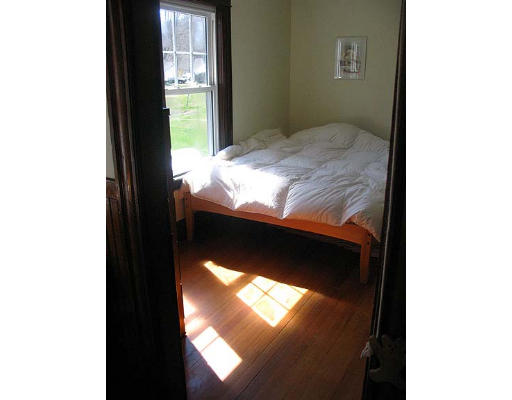 46 River Road Northampton, MA 01053 - Photo 9 of 12