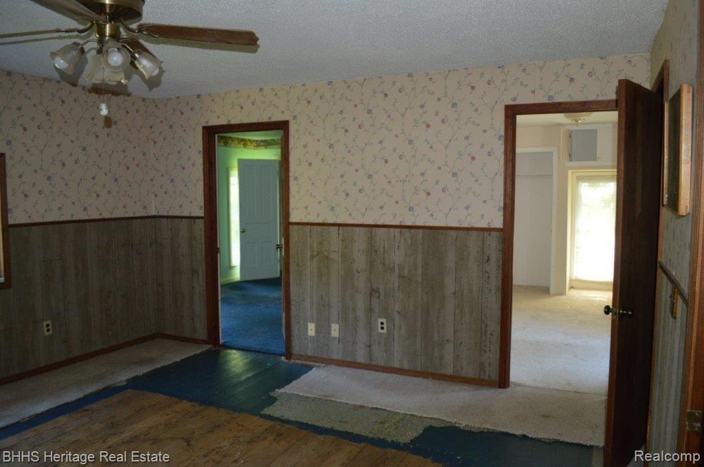 2450 East Coon Lake Road Howell, MI 48843 - Photo 32 of 49 2nd floor main center room
