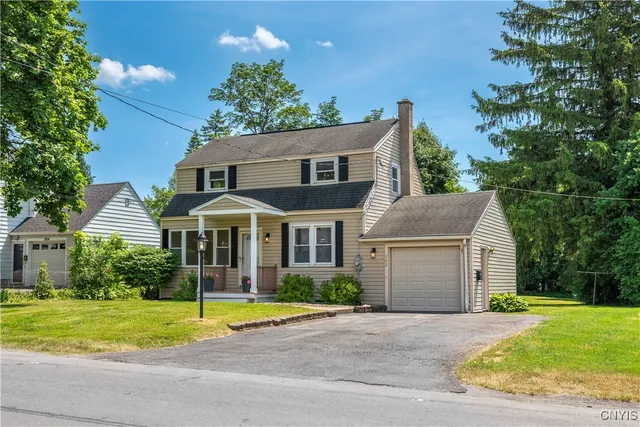 $2,600 | 202 Fairway Drive, New Hartford, NY 13413