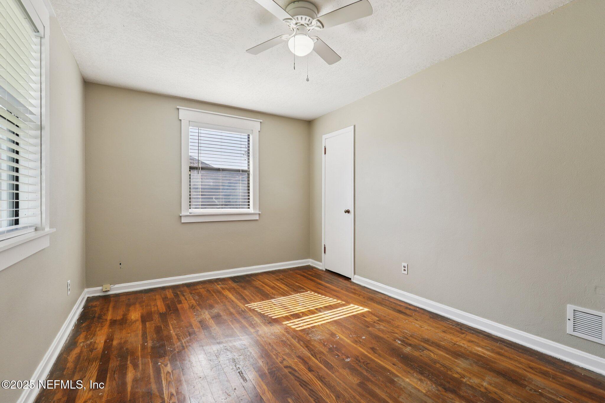 2707 Merwyn Road Jacksonville, FL 32207 - Photo 24 of 33 26-web-or-mls-Merwyn Rd-S1511-026