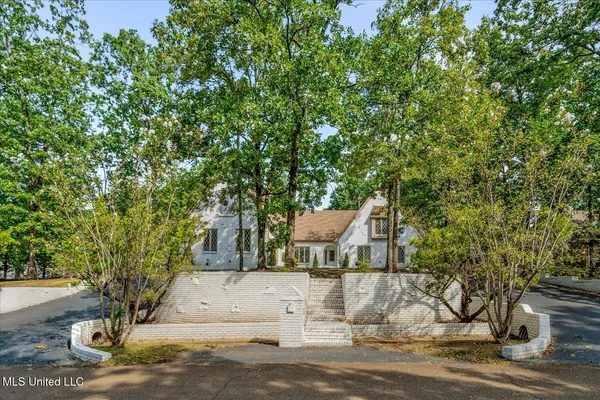 $599,000 | 1590 Epping Forest Drive, Southaven, MS 38671