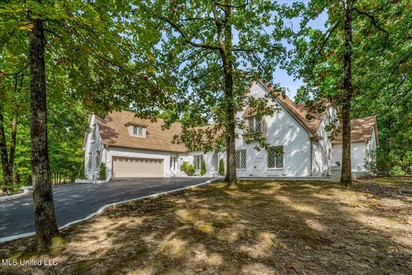 $599,000 | 1590 Epping Forest Drive, Southaven, MS 38671