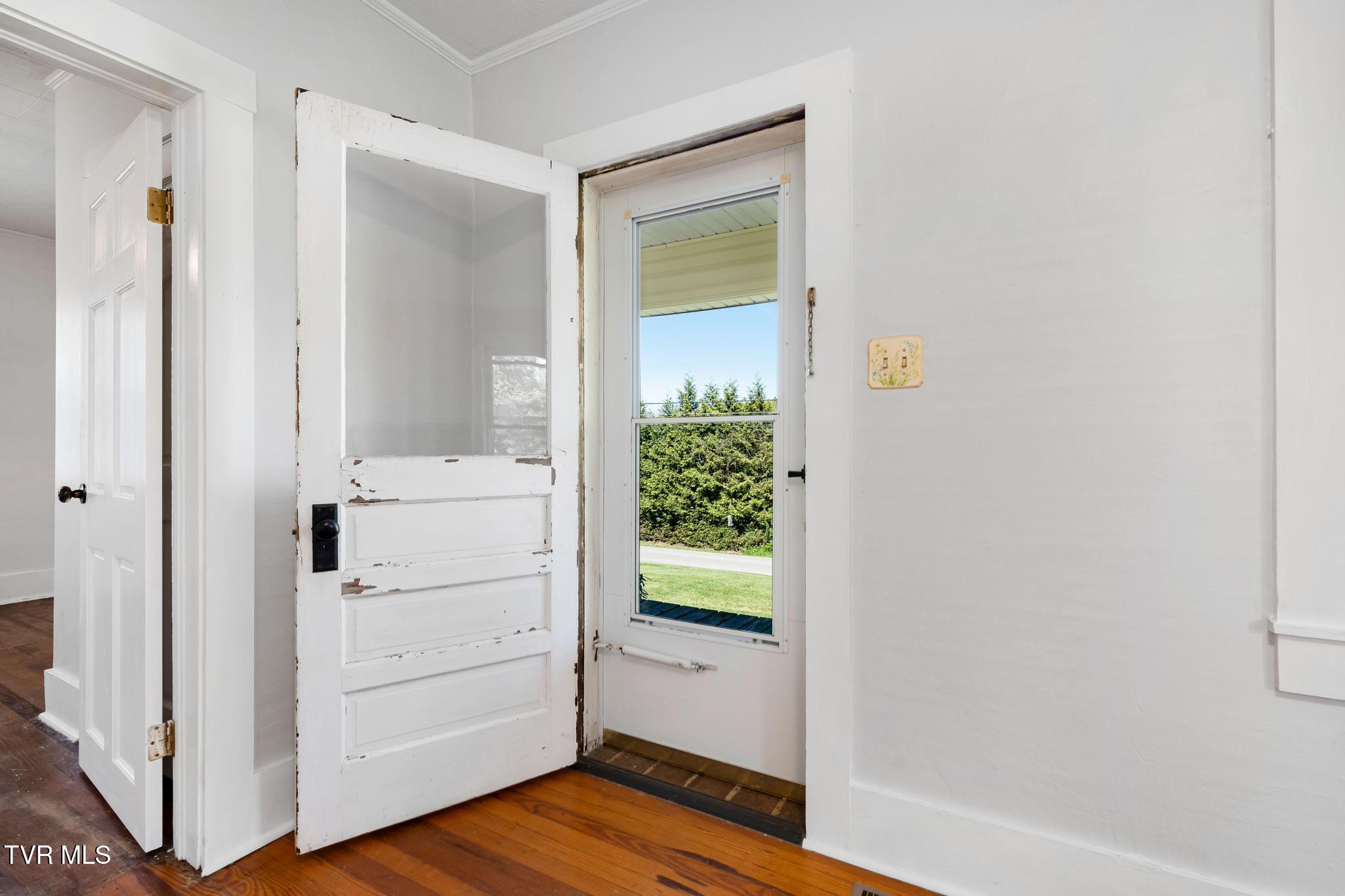 596 Leesburg Road Jonesborough, TN 37659 - Photo 4 of 48 596 Leesburg Road (34 of 56)