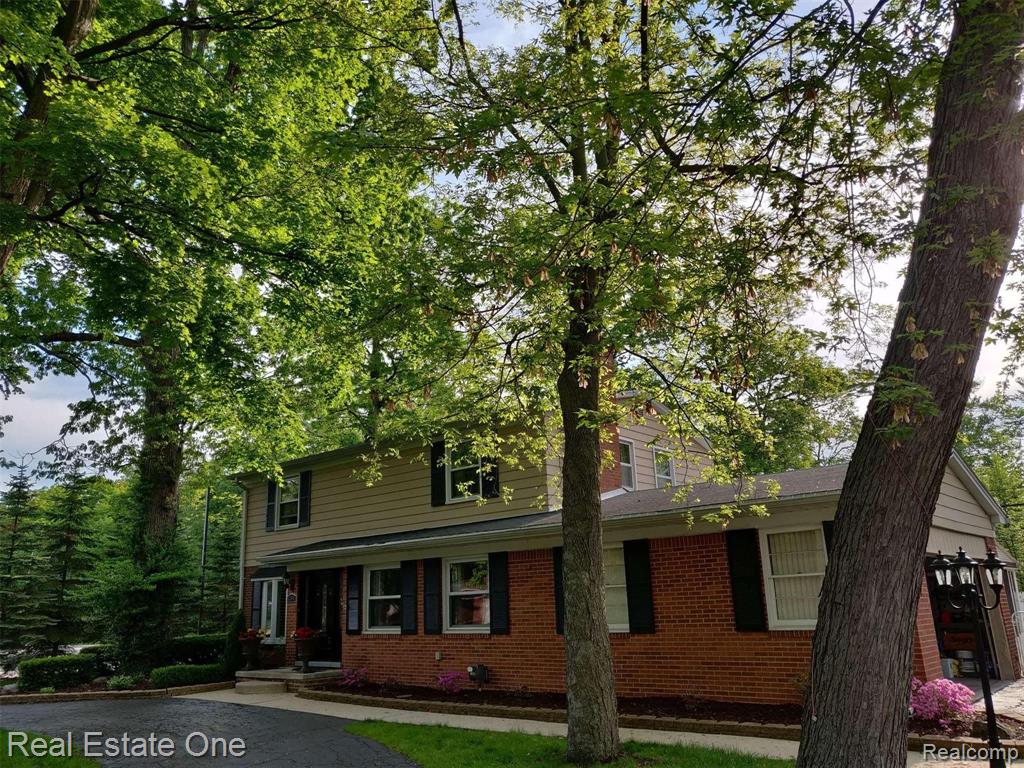 32064 Bonnet Hill Road Farmington Hills, MI 48334 - Photo 1 of 29