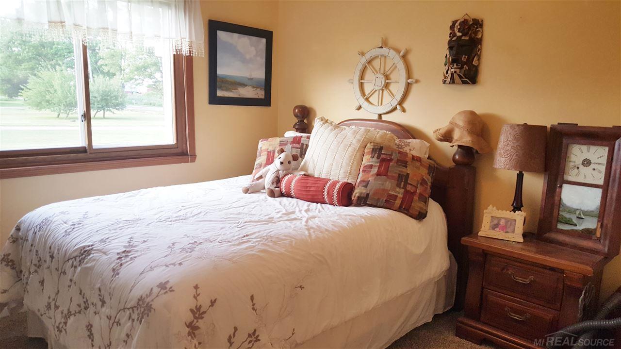 5155 State Road Fort Gratiot, MI 48059 - Photo 24 of 33 50021518-23.JPG