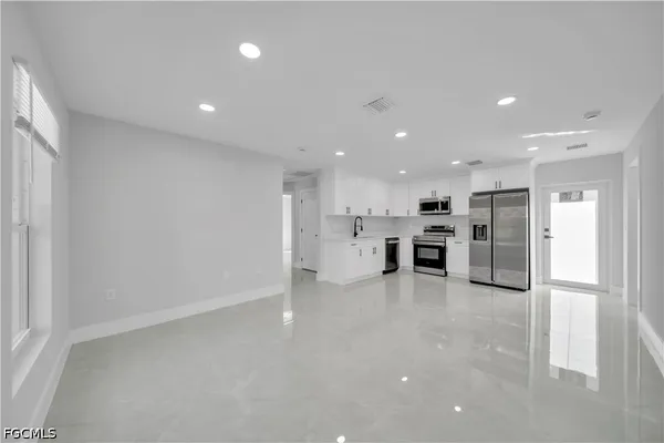 $1,800 | 4604 Queen Avenue North, Lehigh Acres, FL 33971