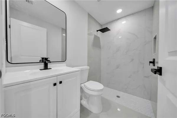 $1,800 | 4604 Queen Avenue North, Lehigh Acres, FL 33971