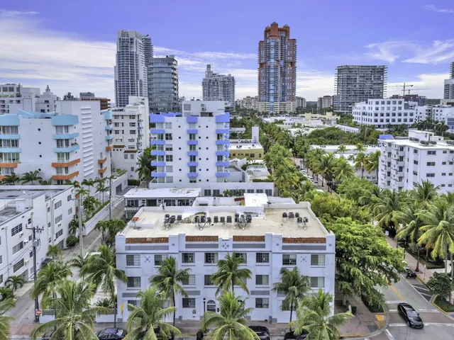 $425,000 | 130 3rd Street, Unit 201, Miami Beach, FL 33139