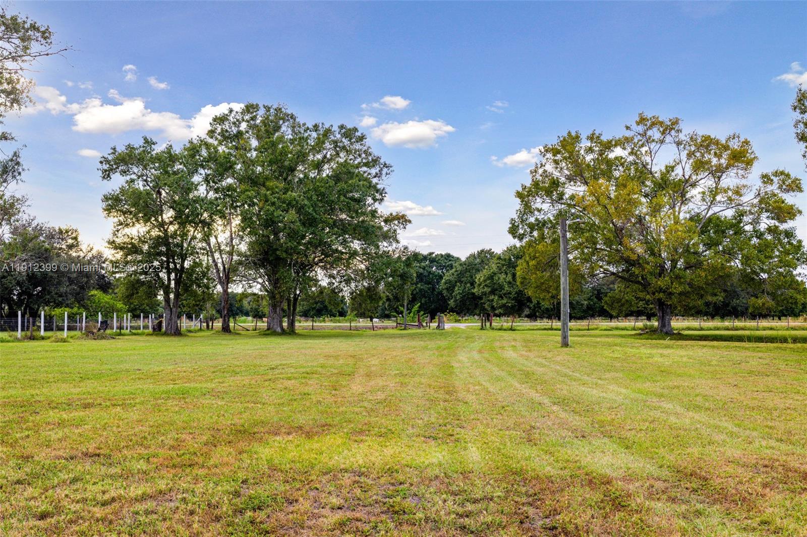 2404 Silver Lake Road LaBelle, FL 33935 - Photo 38 of 89 a view of a tennis court