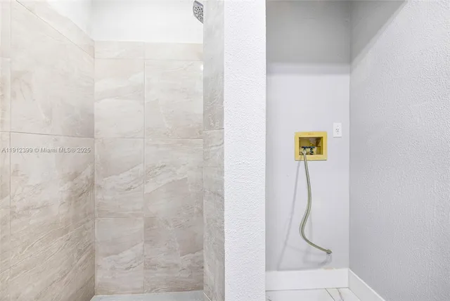 $480,000 | 2404 Silver Lake Road, LaBelle, FL 33935